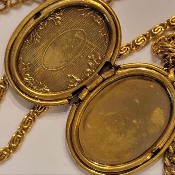 Goldette Layered Multi Strand Locket & Australian cristal Necklace - Picture 5 of 10